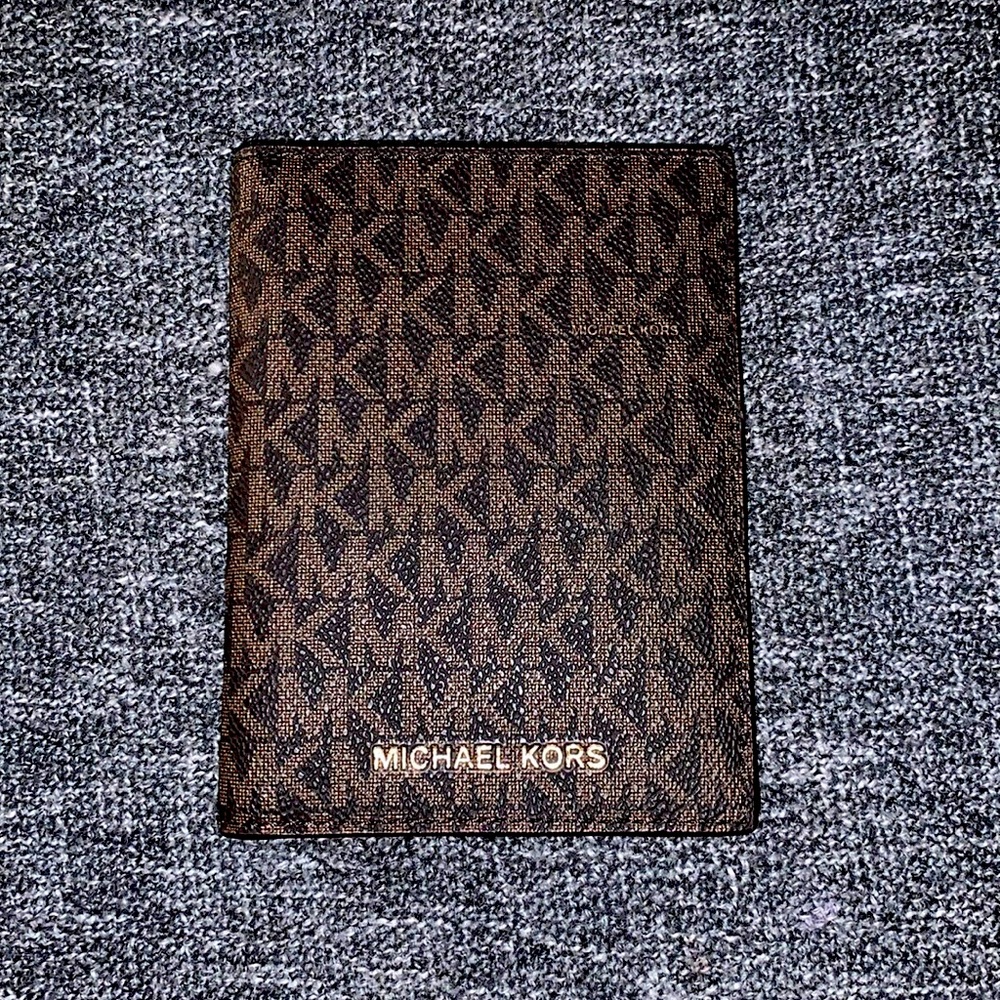 NWT MK passport holder
